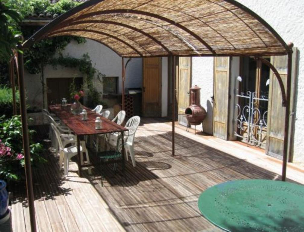 Domaine Du Besset Hotel Aubusson-d'Auvergne ภายนอก รูปภาพ