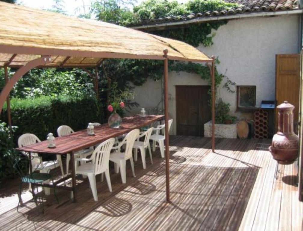 Domaine Du Besset Hotel Aubusson-d'Auvergne ภายนอก รูปภาพ