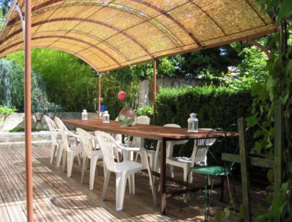 Domaine Du Besset Hotel Aubusson-d'Auvergne ภายนอก รูปภาพ